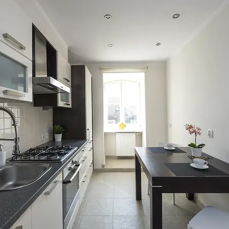 Old Town 2 By Renters Apartment *